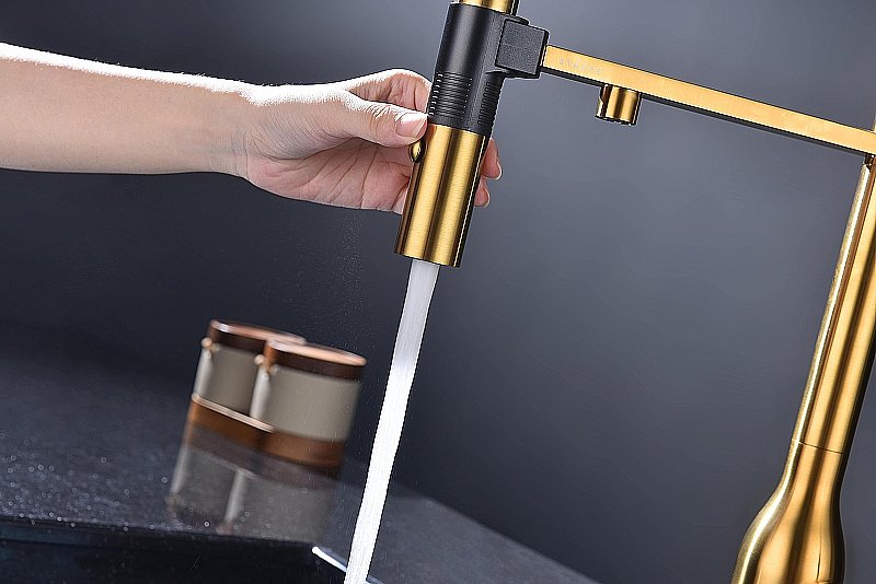 Смеситель для кухни Paulmark Magneto One Ma213188-BG брашированное золото купить в интернет-магазине сантехники Sanbest