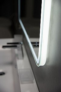 Зеркало BelBagno SPC-MAR-1000-600-LED-BTN в ванную от интернет-магазине сантехники Sanbest