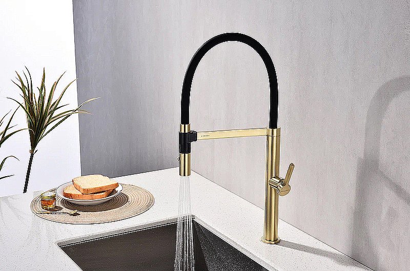 Смеситель для кухни Paulmark Leader Le214101-LG светлое  золото купить в интернет-магазине сантехники Sanbest