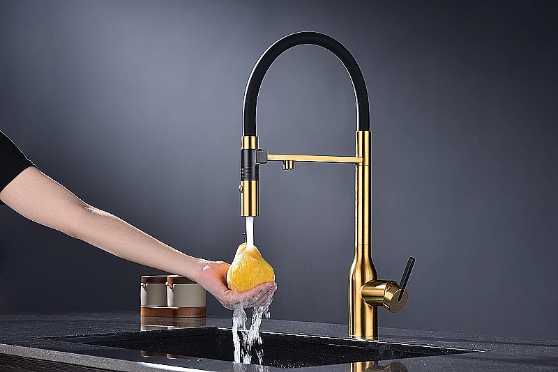 Смеситель для кухни Paulmark Magneto One Ma213188-BG брашированное золото купить в интернет-магазине сантехники Sanbest