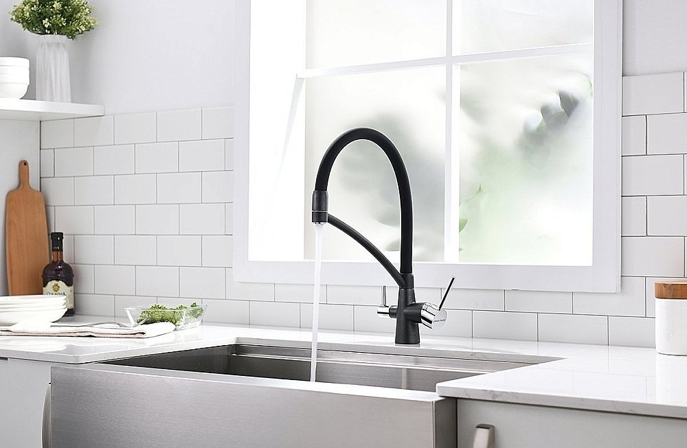 Смеситель для кухни Paulmark Sigen Si213111-BLM Черный купить в интернет-магазине сантехники Sanbest