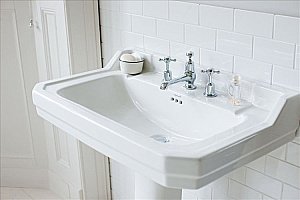 Раковина на пьедестале Burlington Edwardian 62 B5 3TH-P1 белая купить в интернет-магазине Sanbest