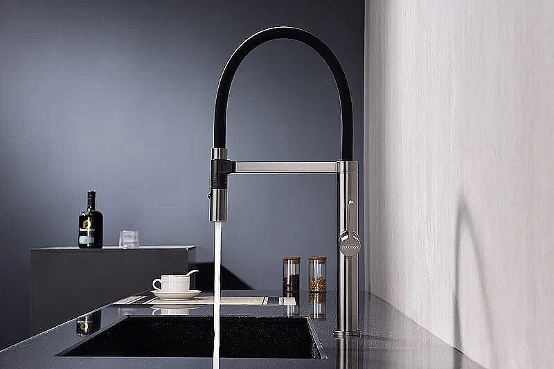 Смеситель для кухни Paulmark Leader Le214101-GM вороненая сталь купить в интернет-магазине сантехники Sanbest