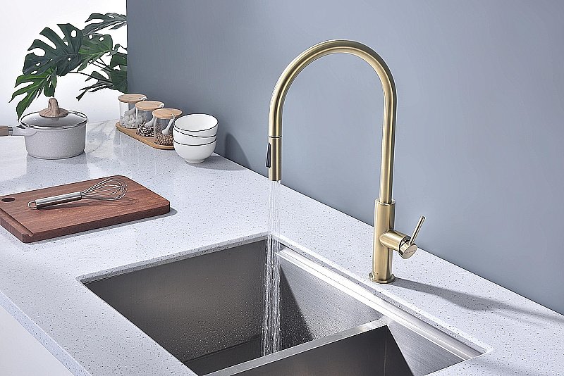 Смеситель для кухни Paulmark Senso Se215180-LG светлое золото купить в интернет-магазине сантехники Sanbest
