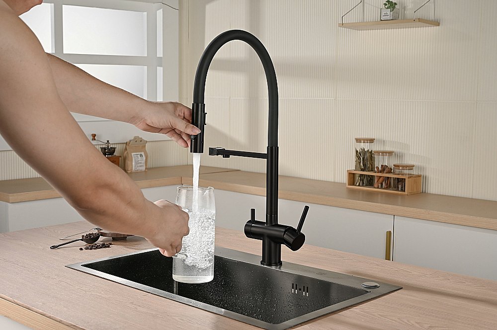 Смеситель для кухни Vincea VKF-120MB черный матовый купить в интернет-магазине сантехники Sanbest