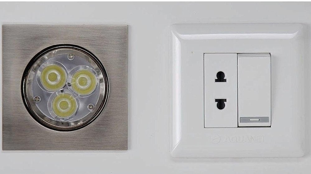 Зеркало Aquanet Фредерика 140 в ванную от интернет-магазине сантехники Sanbest