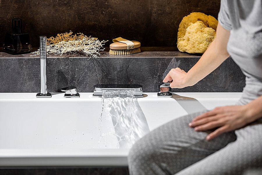 Смеситель для ванны Ravak Chrome CR 025.20BL черный купить в интернет-магазине сантехники Sanbest