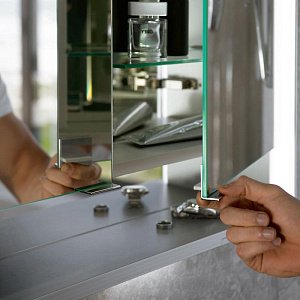Зеркальный шкаф KEUCO Royal Lumos 14312171301 80 серебро в ванную от интернет-магазине сантехники Sanbest