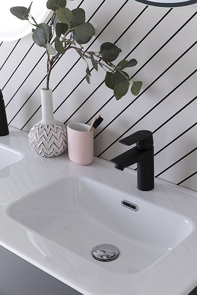 Смеситель для раковины Aquanet Static Black AF330-10B купить в интернет-магазине сантехники Sanbest