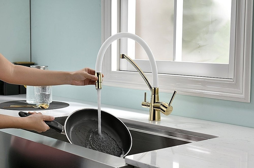 Смеситель для кухни Paulmark Sigen Si213111-GW Золото, Белый купить в интернет-магазине сантехники Sanbest