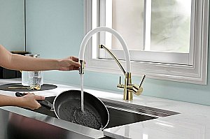 Смеситель для кухни Paulmark Sigen Si213111-GW Золото, Белый купить в интернет-магазине сантехники Sanbest