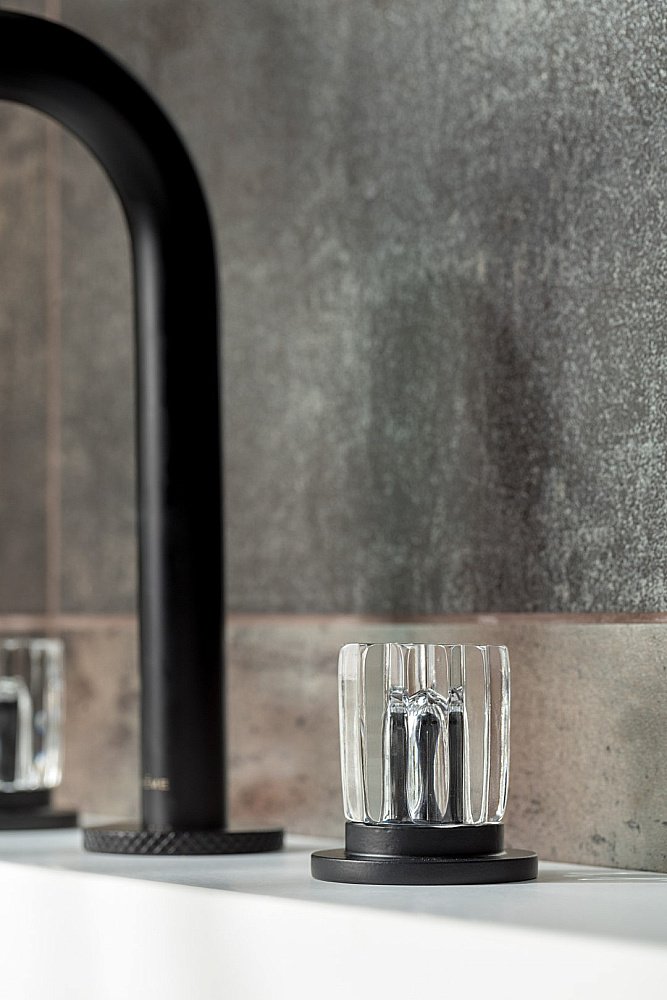 Смеситель для раковины Boheme ELEGANTE 152-B-EL черный купить в интернет-магазине сантехники Sanbest