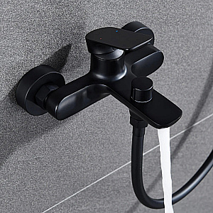 Смеситель для ванны Black&White Universe 8303B черный матовый купить в интернет-магазине сантехники Sanbest