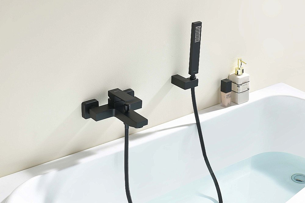 Смеситель для ванны Aquatek Либра AQ1649MB черный матовый купить в интернет-магазине сантехники Sanbest