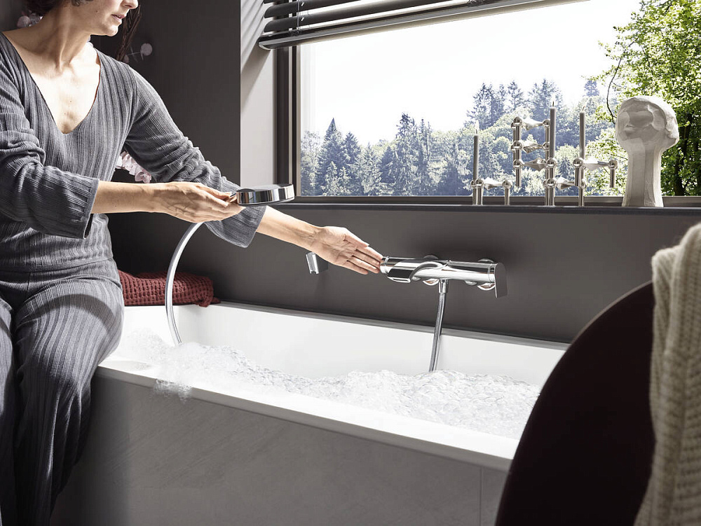 Смеситель для ванны Hansgrohe Vivenis 75420000 купить в интернет-магазине сантехники Sanbest