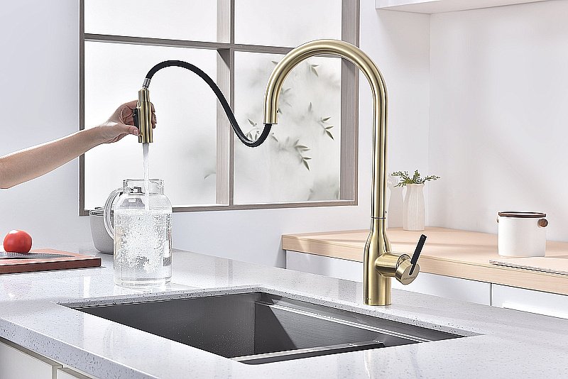 Смеситель для кухни Paulmark Universal Un213880-LG светлое золото купить в интернет-магазине сантехники Sanbest