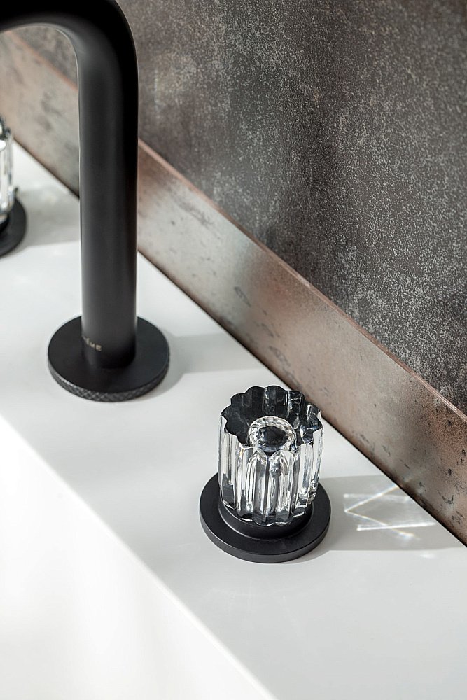 Смеситель для раковины Boheme ELEGANTE 152-B-EL черный купить в интернет-магазине сантехники Sanbest