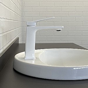 Смеситель для раковины Comforty FC071A-CKBT белый купить в интернет-магазине сантехники Sanbest