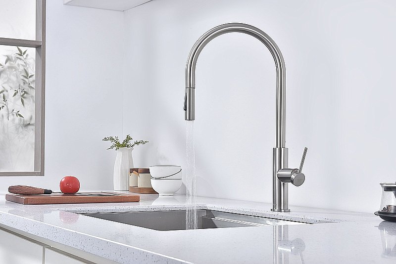 Смеситель для кухни Paulmark Senso Se215180-BS брашированная сталь купить в интернет-магазине сантехники Sanbest