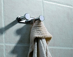 Крючок Langberger Accessories 28032A купить в интернет-магазине сантехники Sanbest