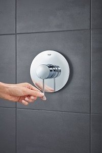 Смеситель для душа Grohe Essence 24057001 купить в интернет-магазине сантехники Sanbest