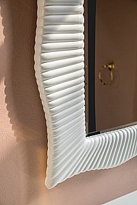 Зеркало Armadi Art SOHO 561 light 70 с подсветкой, белый глянец в ванную от интернет-магазине сантехники Sanbest