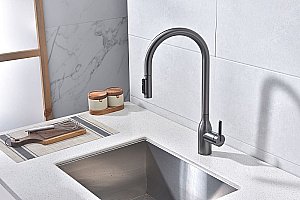 Смеситель для кухни Paulmark Universal Un213880-GM вороненая сталь купить в интернет-магазине сантехники Sanbest