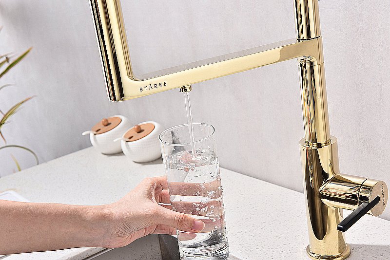 Смеситель для кухни Paulmark Tornado To213402-G золото купить в интернет-магазине сантехники Sanbest