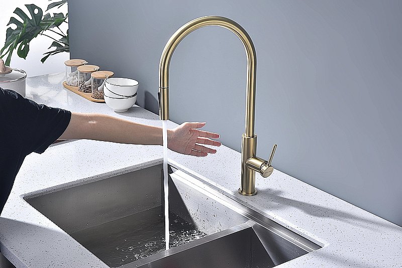 Смеситель для кухни Paulmark Senso Se215180-LG светлое золото купить в интернет-магазине сантехники Sanbest