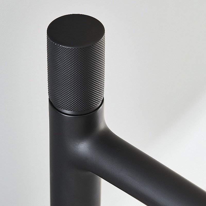 Cмеситель для раковины Jacob Delafon RIVOLI E24323-BL черный матовый купить в интернет-магазине сантехники Sanbest