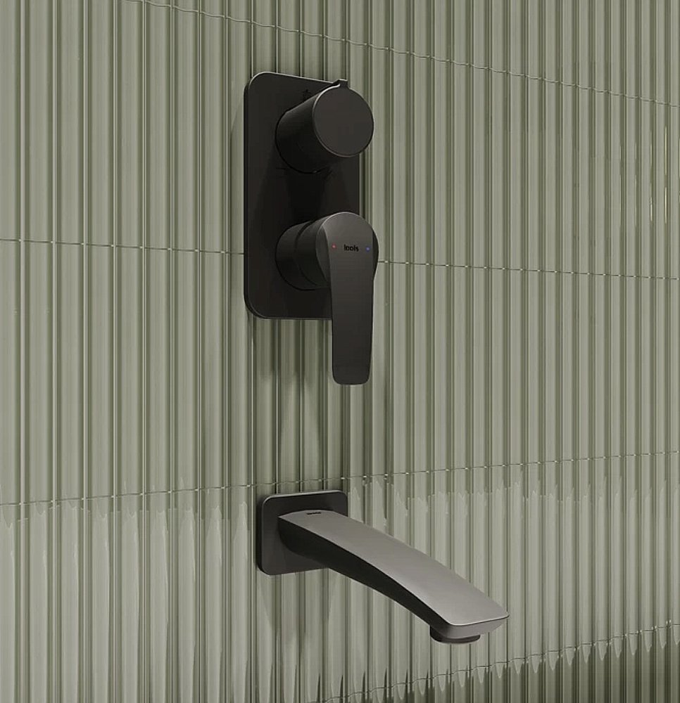 Душевая система Iddis Ray RAYBL03i68 черный матовый купить в интернет-магазине сантехники Sanbest