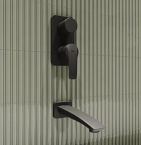 Душевая система Iddis Ray RAYBL03i68 черный матовый купить в интернет-магазине сантехники Sanbest