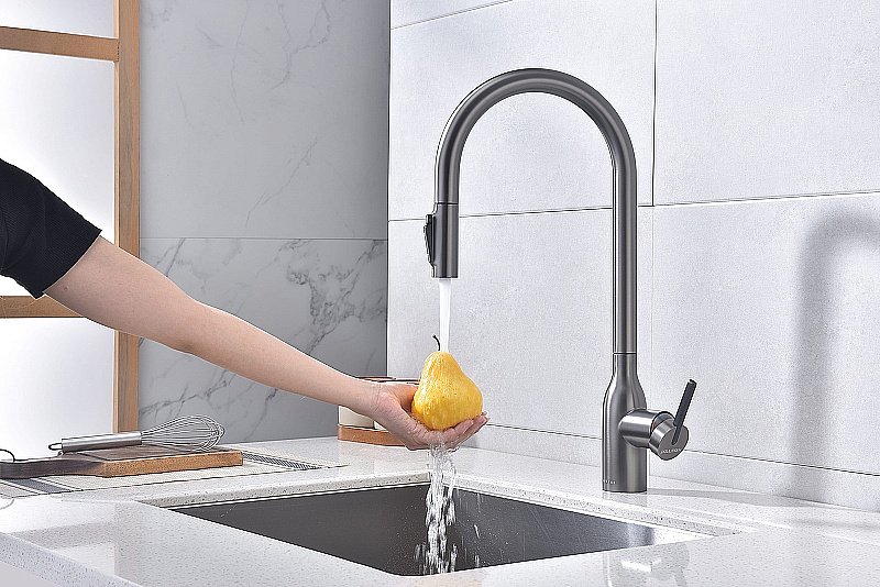 Смеситель для кухни Paulmark Universal Un213880-GM вороненая сталь купить в интернет-магазине сантехники Sanbest