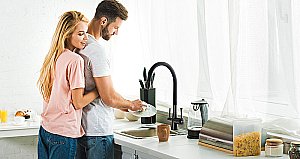 Смеситель для кухни Lemark Comfort LM3075BL085 черный купить в интернет-магазине сантехники Sanbest