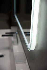 Зеркало BelBagno SPC-MAR-600-800-LED-TCH в ванную от интернет-магазине сантехники Sanbest