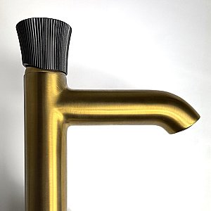 Смеситель для раковины PAINI Domus 18PJ205PZ золото матовое купить в интернет-магазине сантехники Sanbest