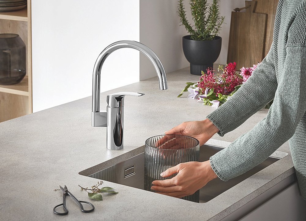 Смеситель для кухни Grohe Eurosmart 33202003 хром купить в интернет-магазине сантехники Sanbest