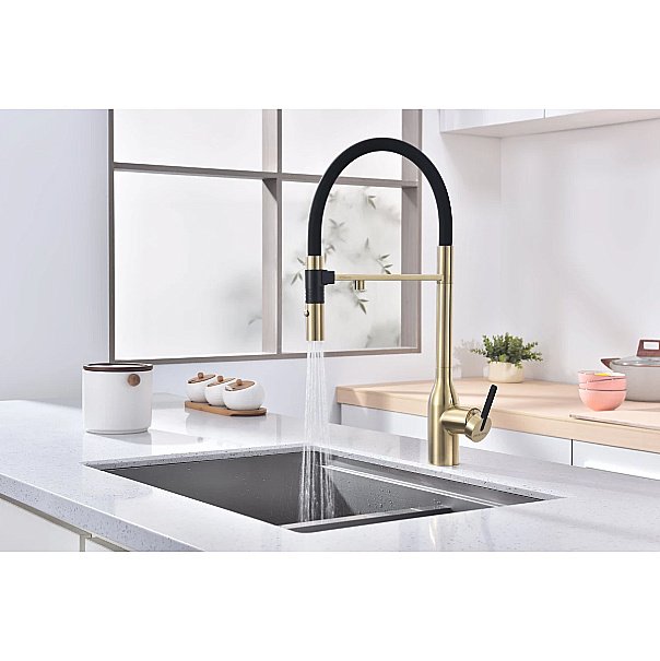 Смеситель для кухни Paulmark Magneto One Ma213188-LG светлое золото купить в интернет-магазине сантехники Sanbest