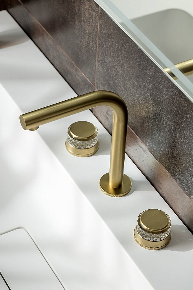 Смеситель для раковины Boheme AURA 152-MG-A матовое золото купить в интернет-магазине сантехники Sanbest