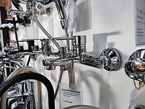 Смеситель для ванны Agger Punctual A1610000 хром купить в интернет-магазине сантехники Sanbest