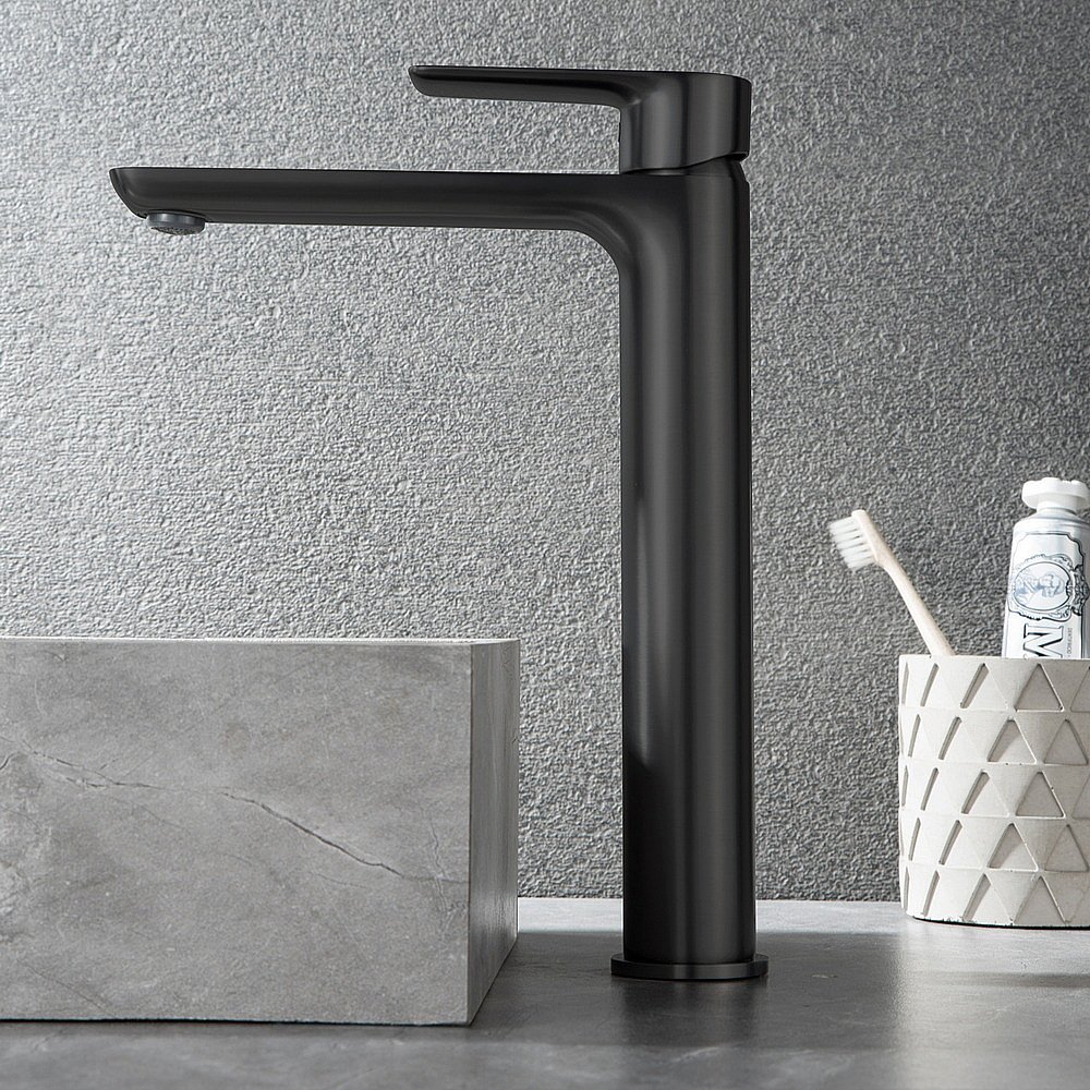 Смеситель для раковины Black&White Universe UK8302B купить в интернет-магазине сантехники Sanbest