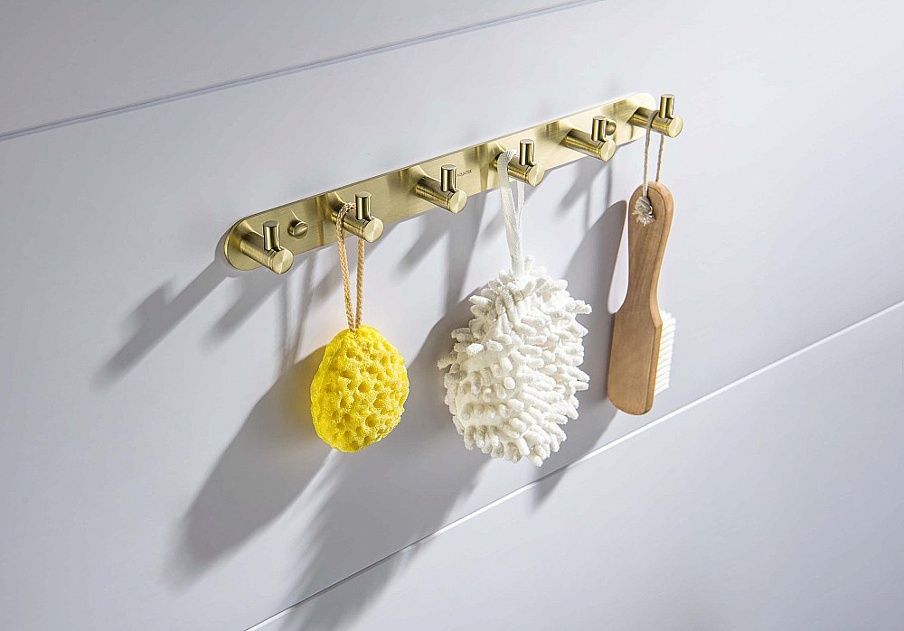 Планка с 6 крючками Aquatek Европа AQ4124BG золото шлифованное купить в интернет-магазине сантехники Sanbest