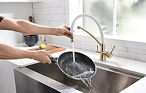 Смеситель для кухни Paulmark Sigen Si213111-BrW Бронза, Белый купить в интернет-магазине сантехники Sanbest