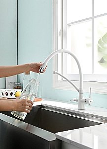 Смеситель для кухни Paulmark Sigen Si213111-WH белый матовый купить в интернет-магазине сантехники Sanbest