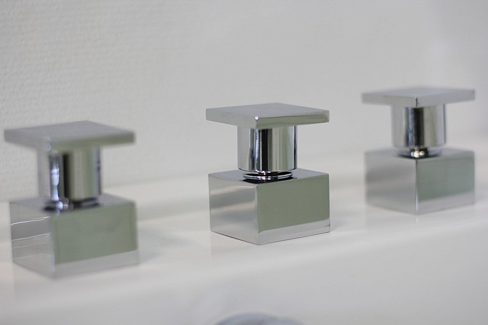 Ванна акриловая CeruttiSpa 9958 170x120 с гидромассажем белая купить в интернет-магазине Sanbest