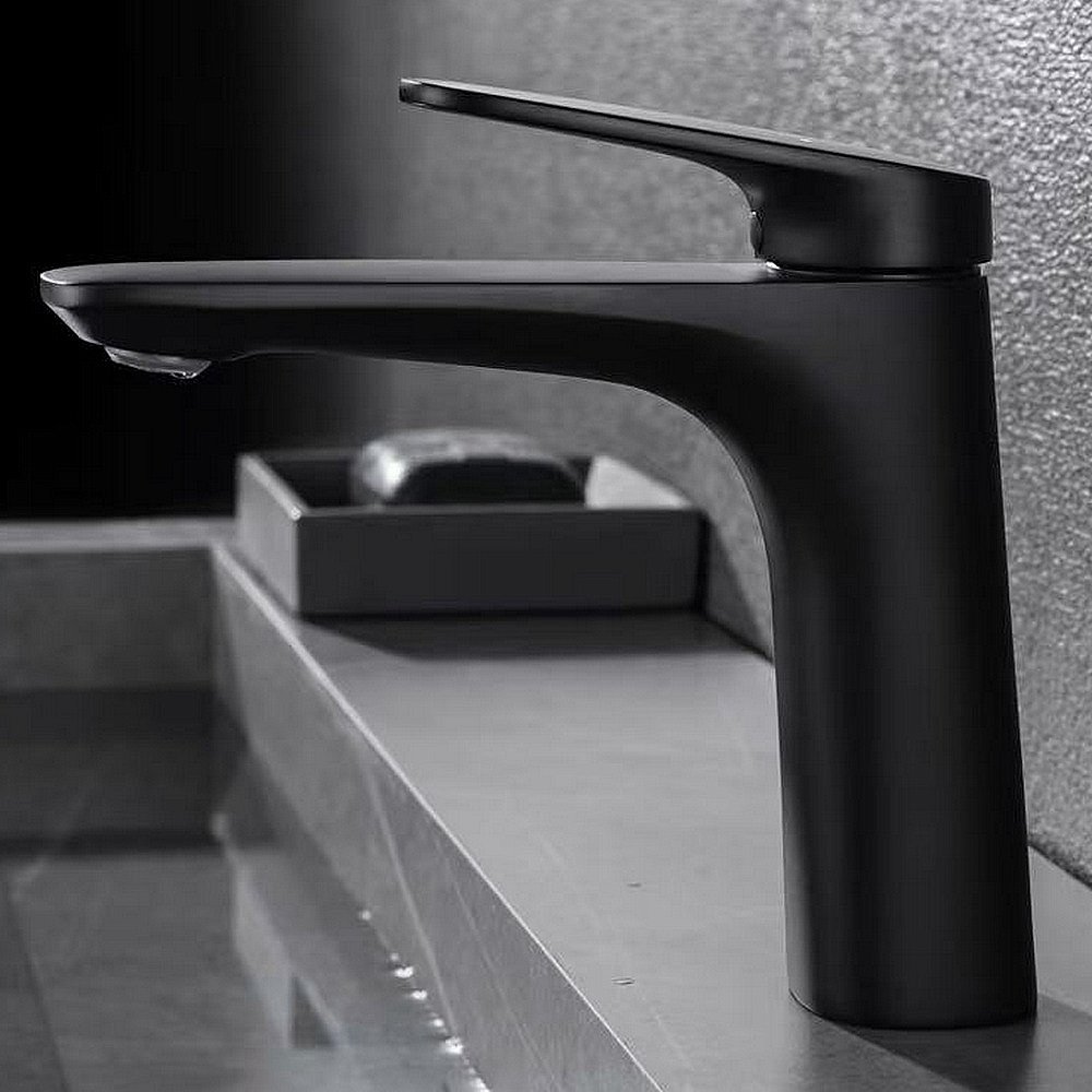 Смеситель для раковины Black&White Universe UK8701B черная матовая купить в интернет-магазине сантехники Sanbest