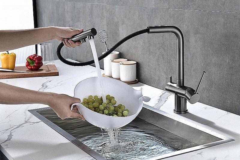 Смеситель для кухни Paulmark Serpentine Se213222-GM вороненая сталь купить в интернет-магазине сантехники Sanbest