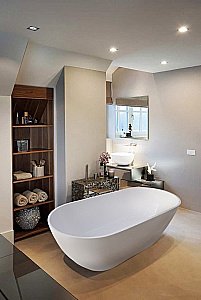 Ванна из искусственного камня Marmo Bagno Палермо 168х80 MB-PL170-80 белая купить в интернет-магазине Sanbest