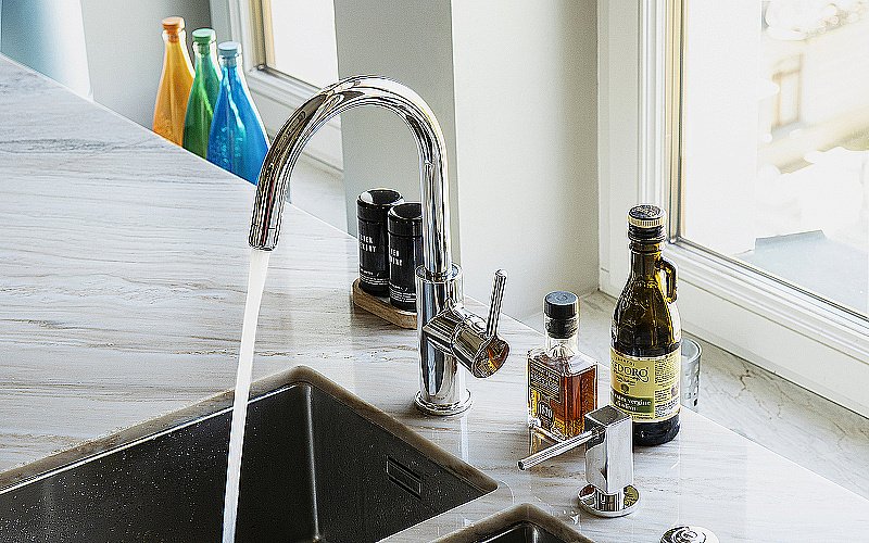 Смеситель для кухни Lemark Comfort LM3073C085 хром купить в интернет-магазине сантехники Sanbest