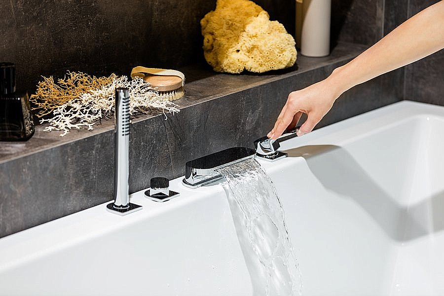 Смеситель для ванны Ravak Chrome CR 025.20BL черный купить в интернет-магазине сантехники Sanbest